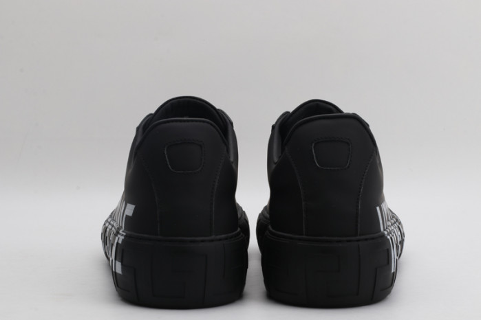 VERS SNEAKERS