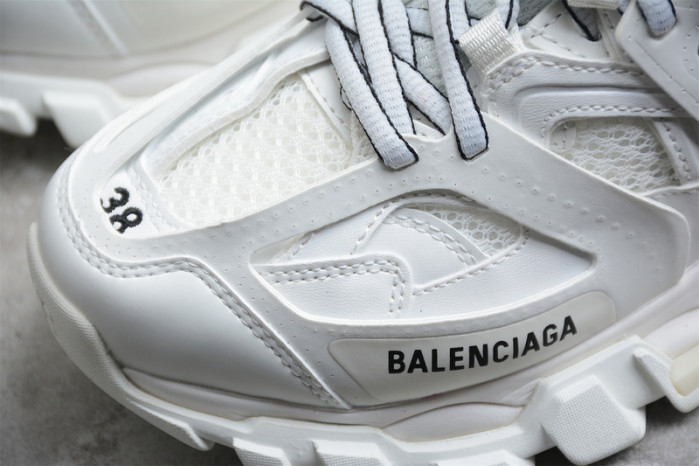 Ba*len*cia*ga track