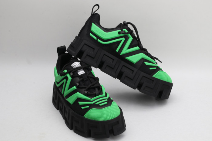 VERS SNEAKERS