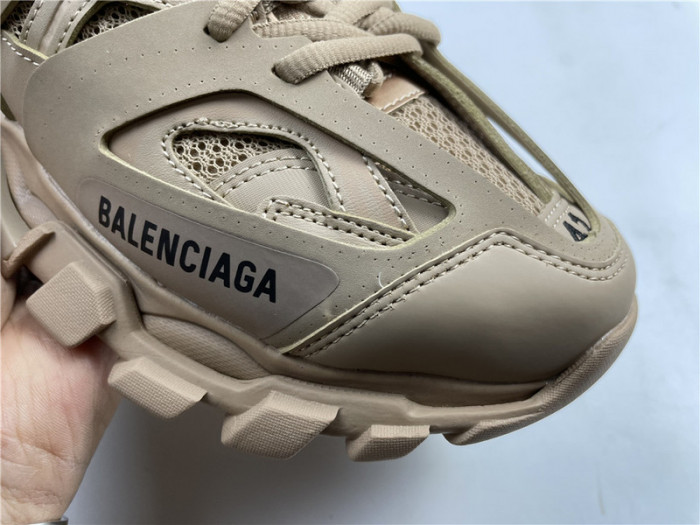 Ba*len*cia*ga track