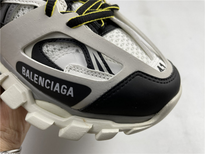 Ba*len*cia*ga track