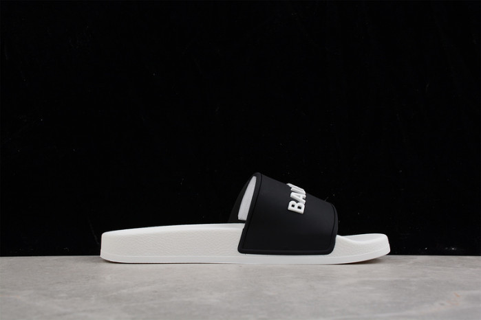 Ba*len*cia*ga slippers