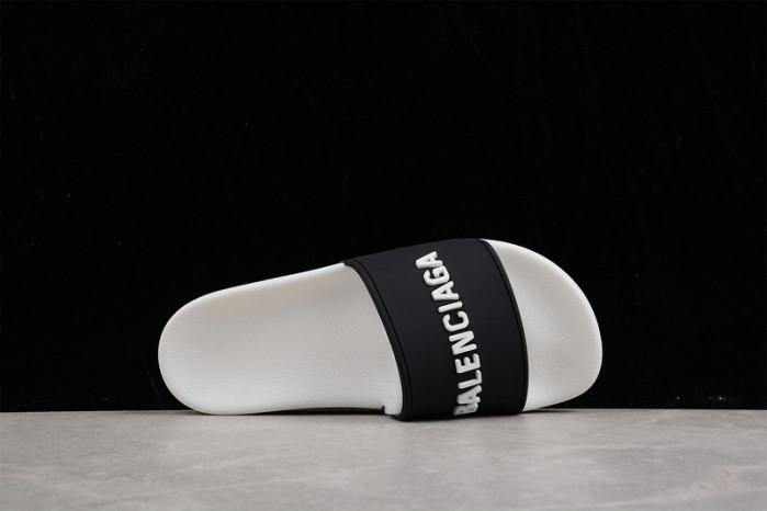 Ba*len*cia*ga slippers
