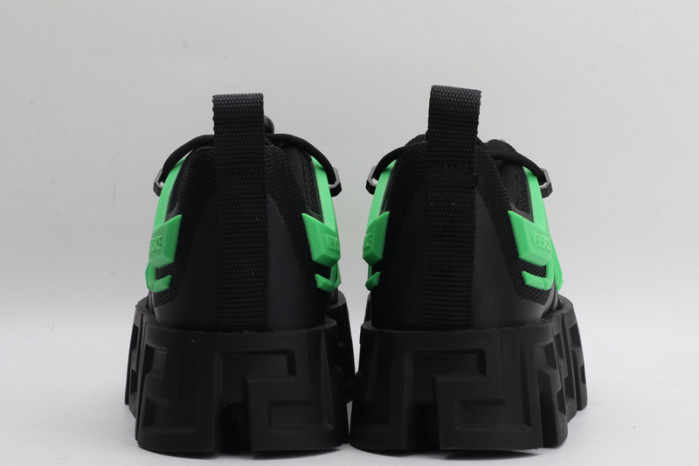 VERS SNEAKERS