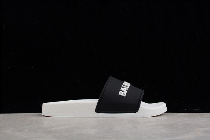Ba*len*cia*ga slippers