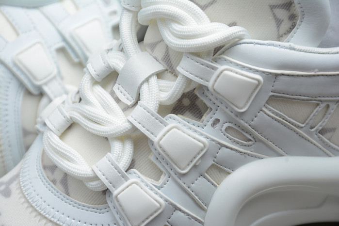 LO1_VTS ARCHLIGHT SNEAKER