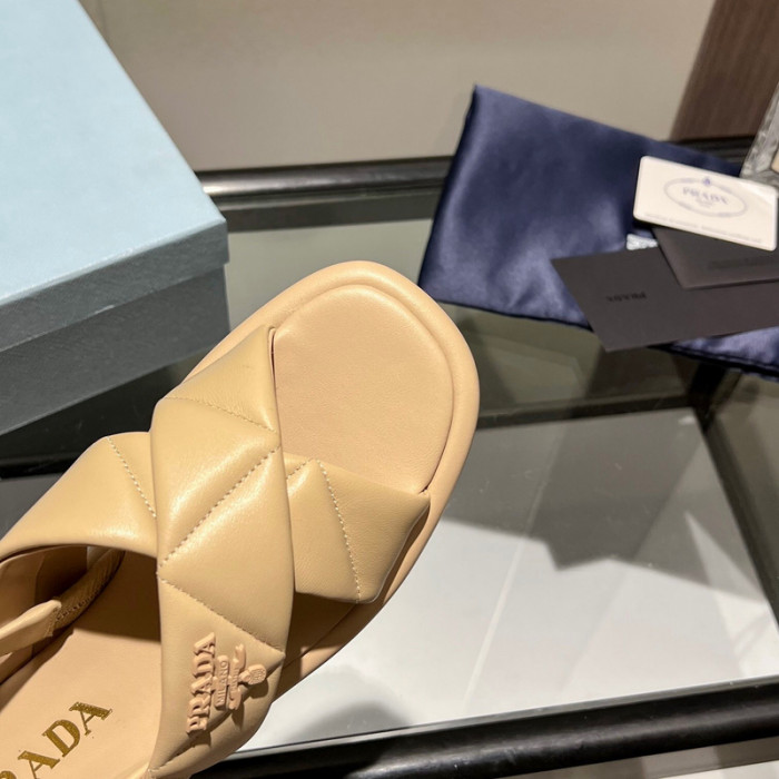 Pra*a sandal
