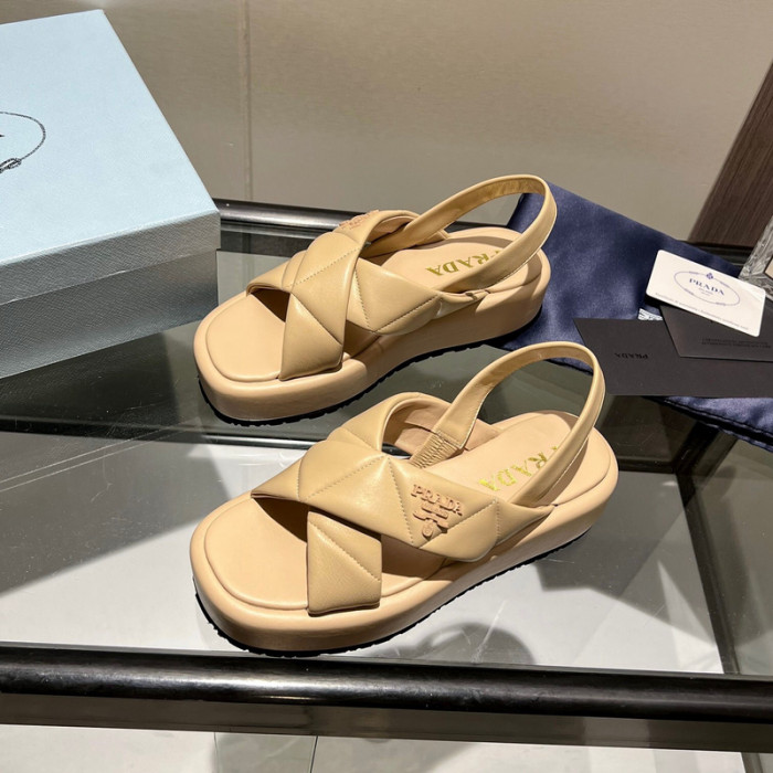 Pra*a sandal