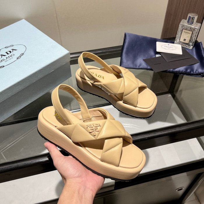 Pra*a sandal