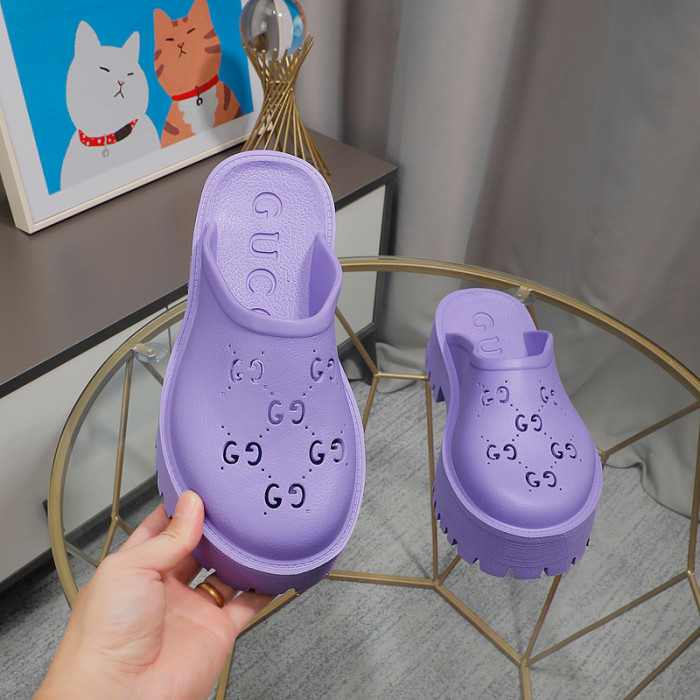 G*u*i sandal