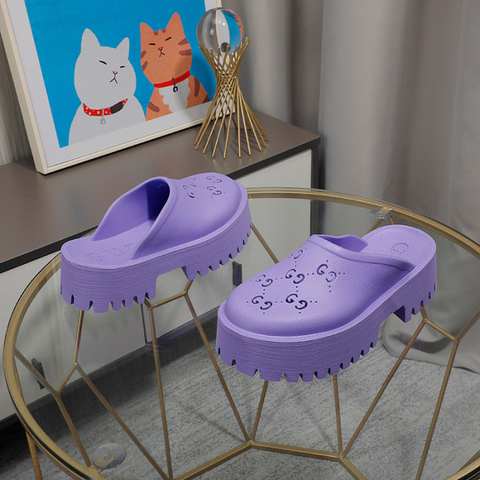G*u*i sandal