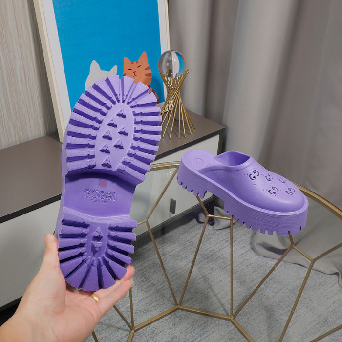 G*u*i sandal