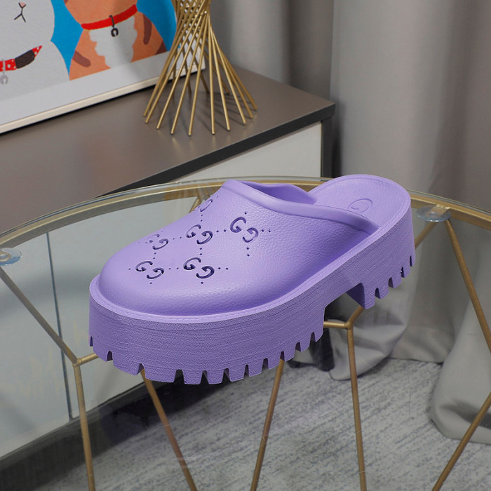 G*u*i sandal