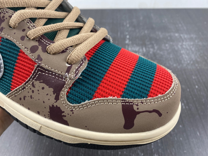 Nike SB Dunk Low Freddy Krueger - 313170-202