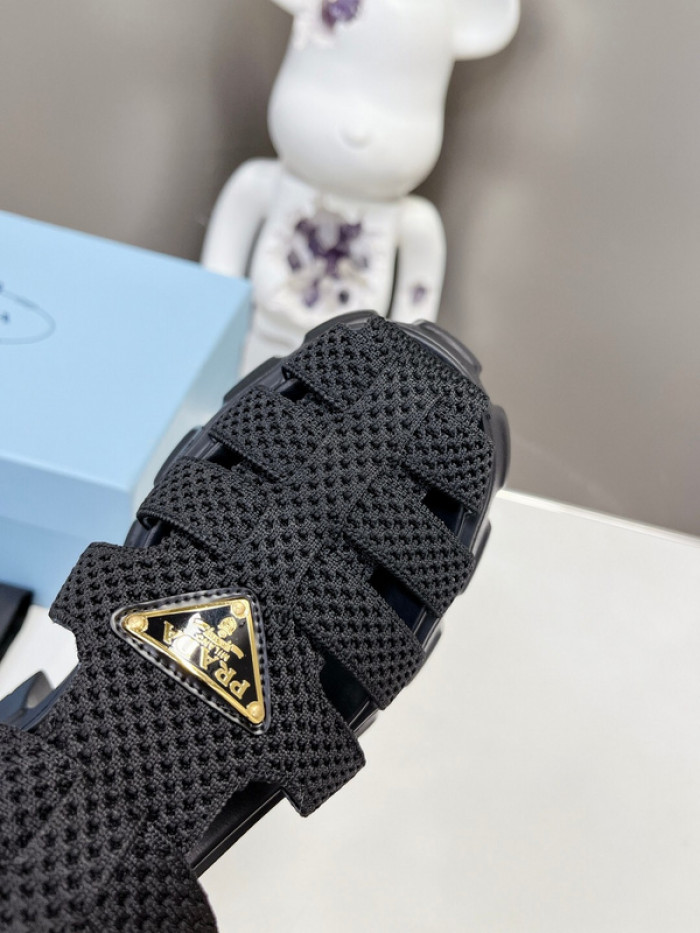 Pra*a sandal