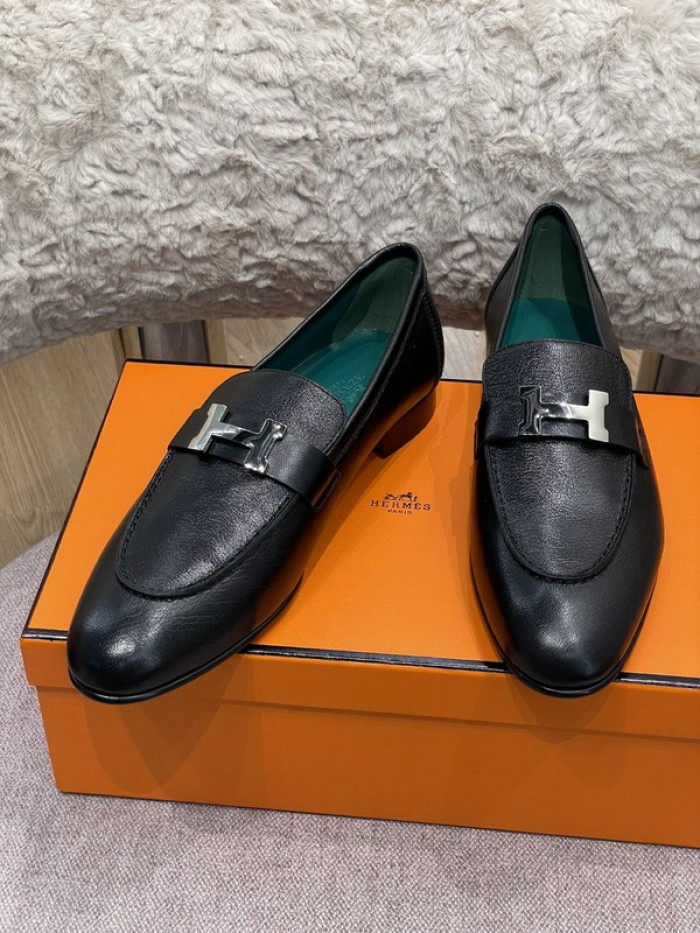 H**mes shoes