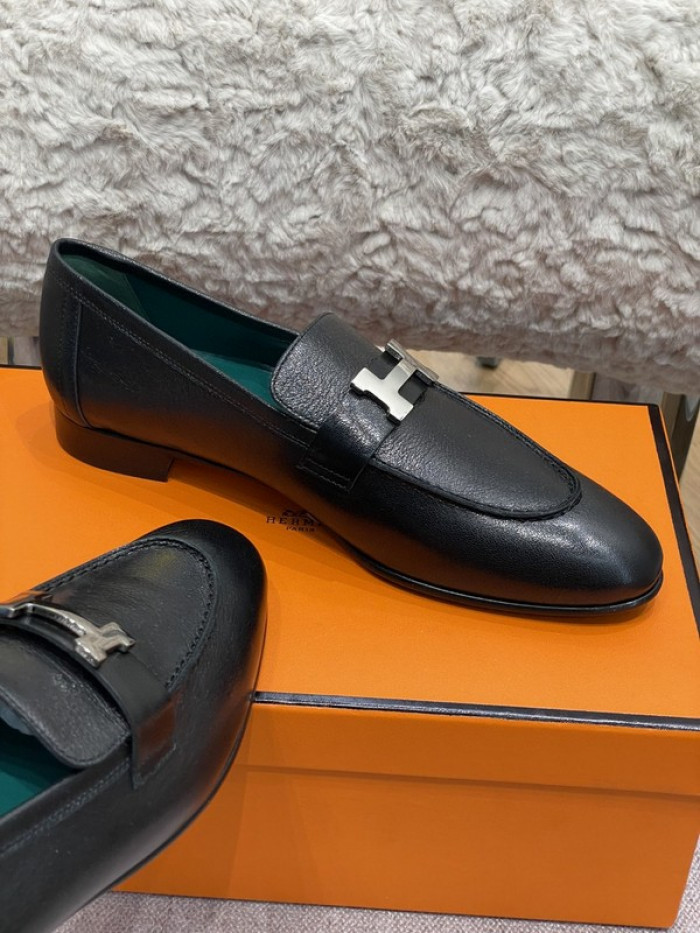 H**mes shoes