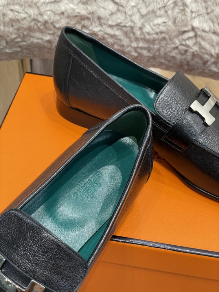 H**mes shoes