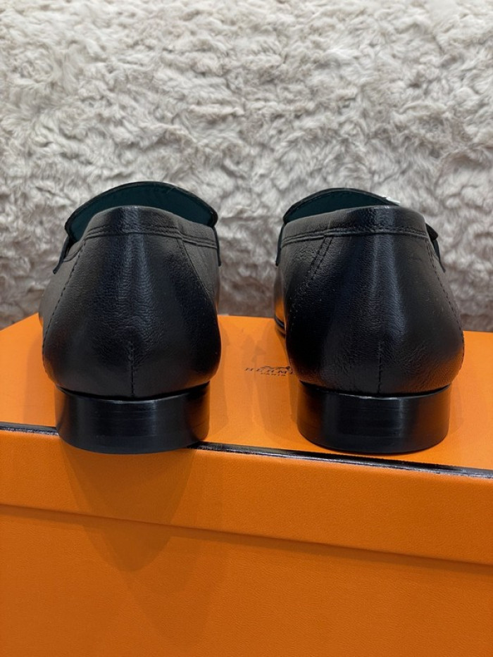 H**mes shoes
