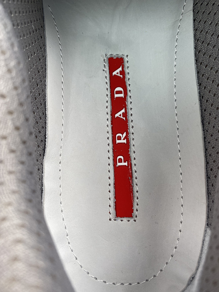Pra*a sneaker