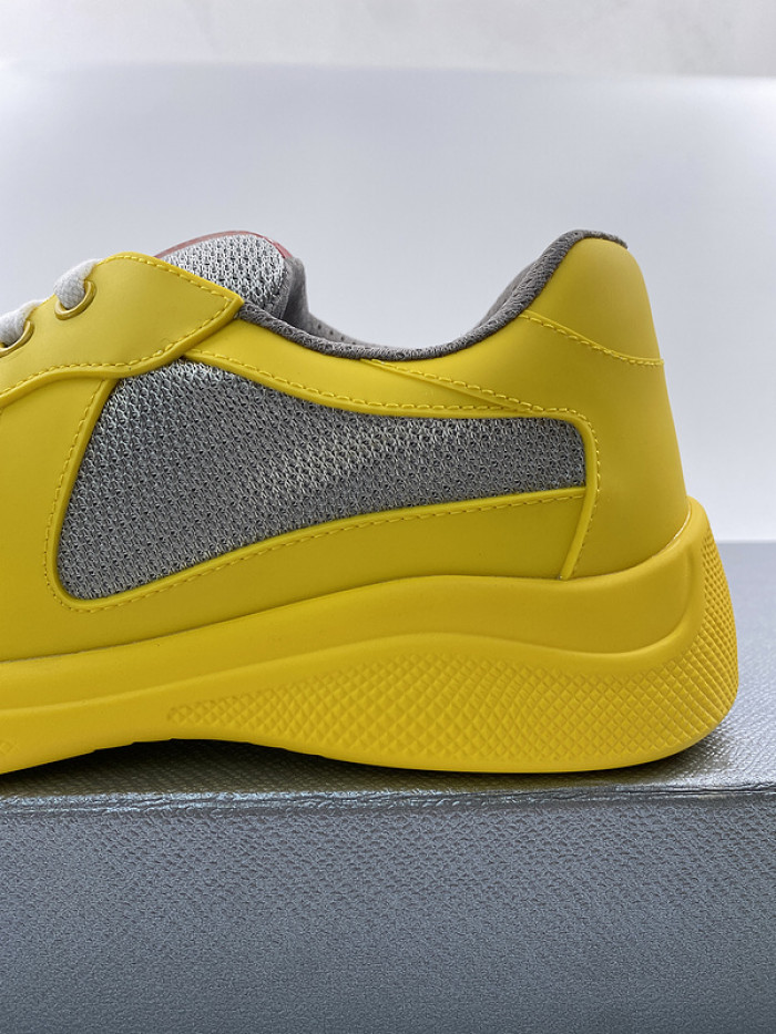 Pra*a sneaker