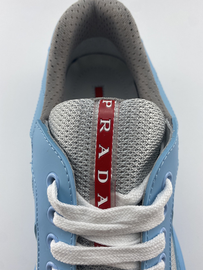 Pra*a sneaker