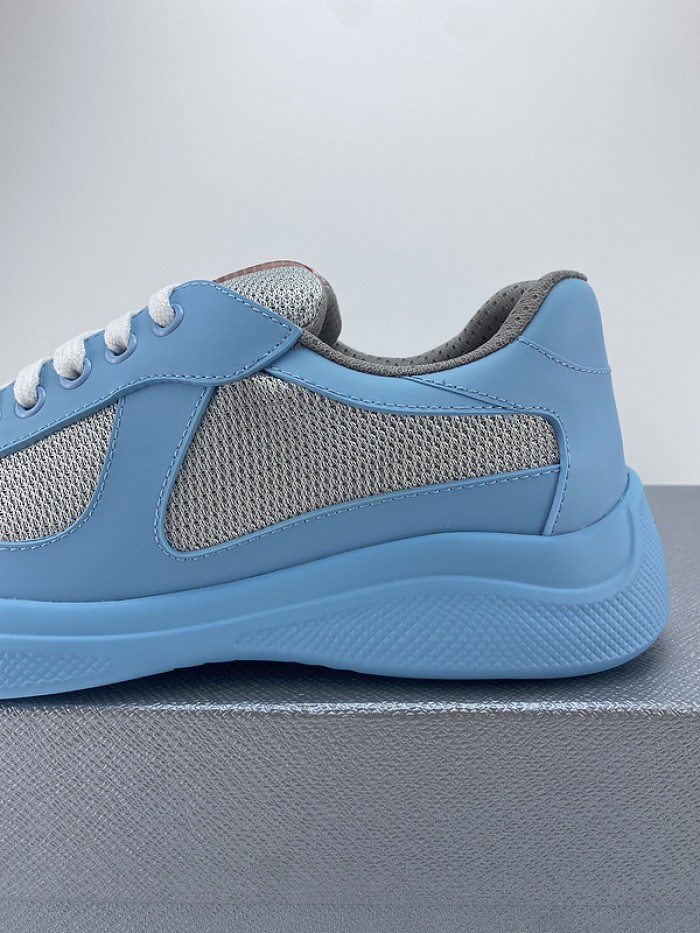Pra*a sneaker