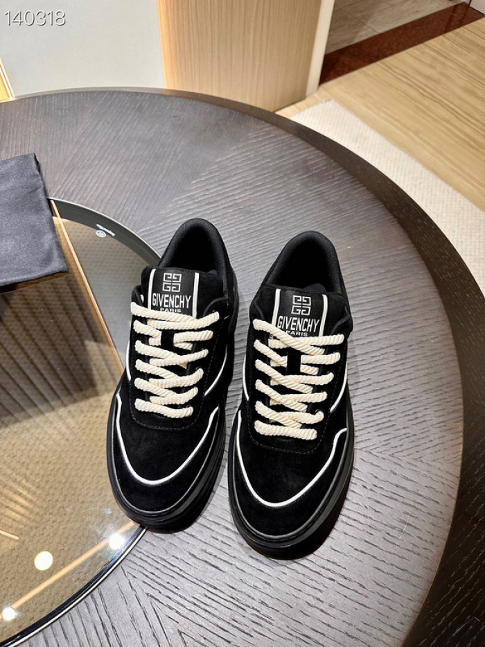 GIVENCHY SNEAKER