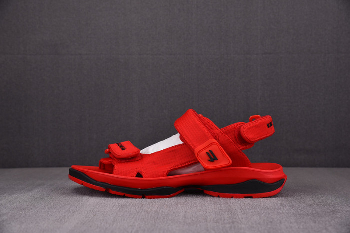 Ba*len*cia*ga sandals