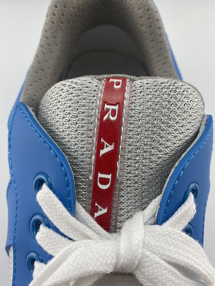 Pra*a sneaker