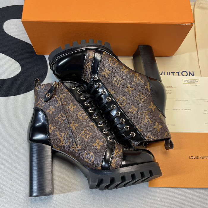 LO1_VTS-Lady-Boots
