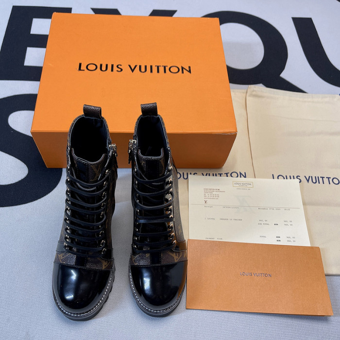 LO1_VTS-Lady-Boots
