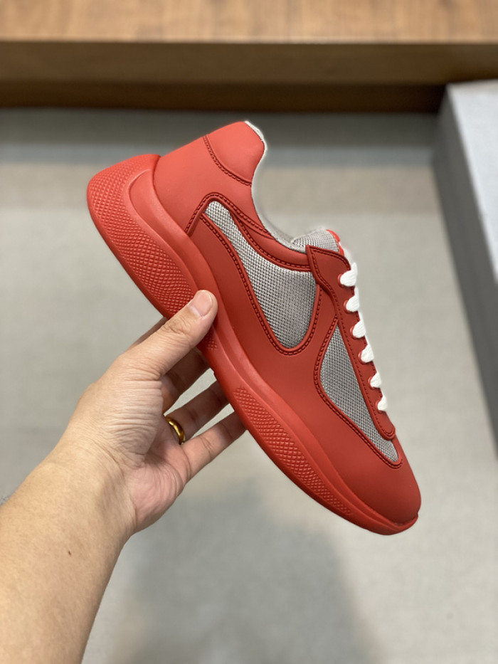 Pra*a sneaker
