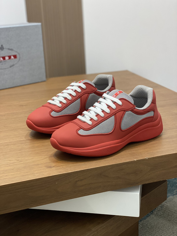 Pra*a sneaker