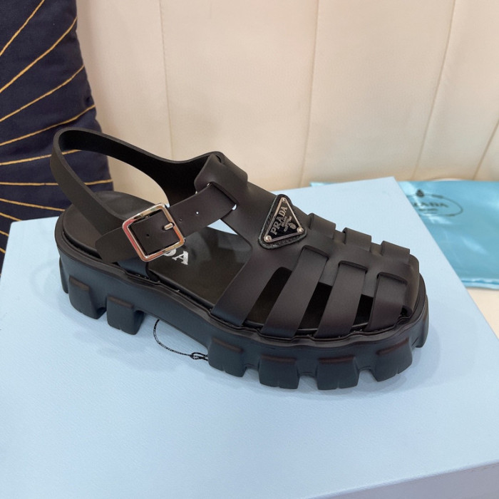 Pra*a sneaker