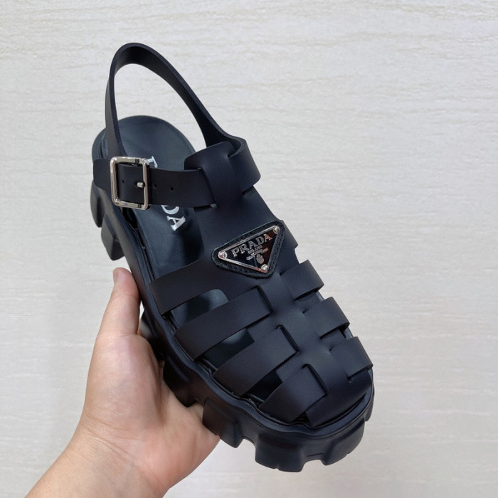 Pra*a sneaker