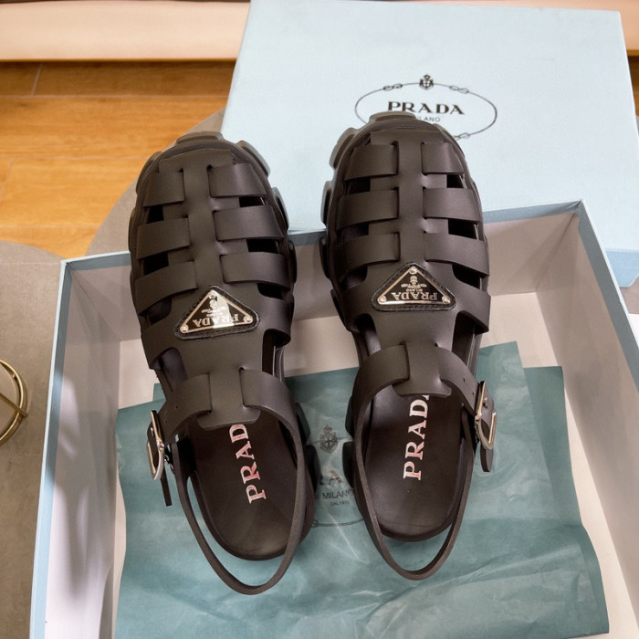 Pra*a sneaker