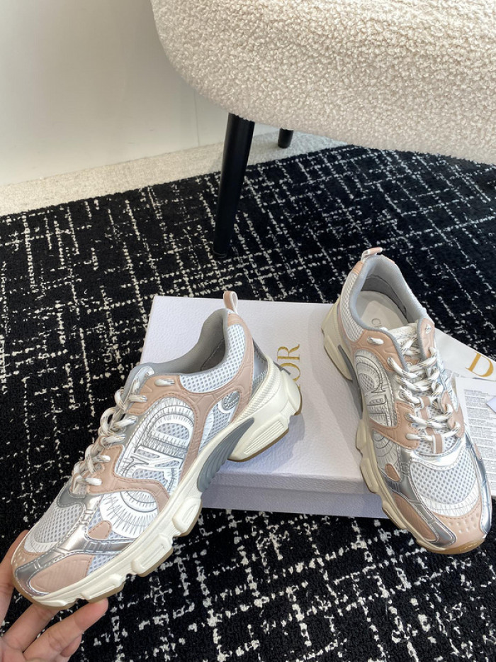 DIO* SNEAKER