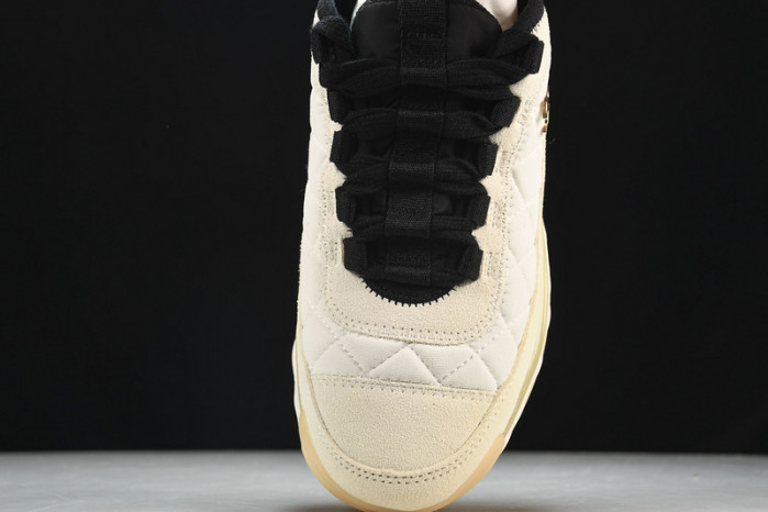 Ch*el sneaker