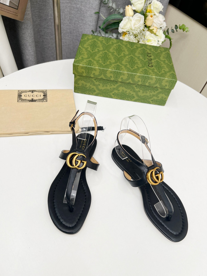 G*u*i sandal