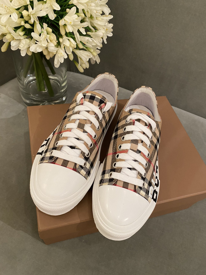 BUBERRY SNEAKER