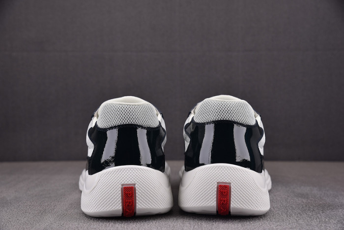 Pra*a sneaker
