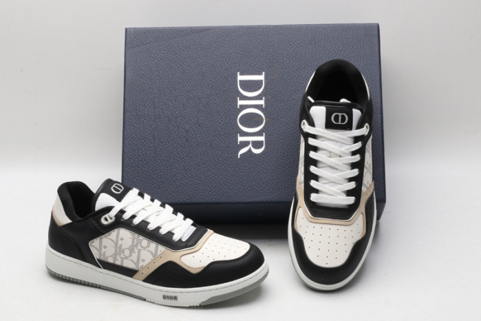 DIO* SNEAKER