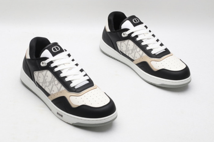 DIO* SNEAKER