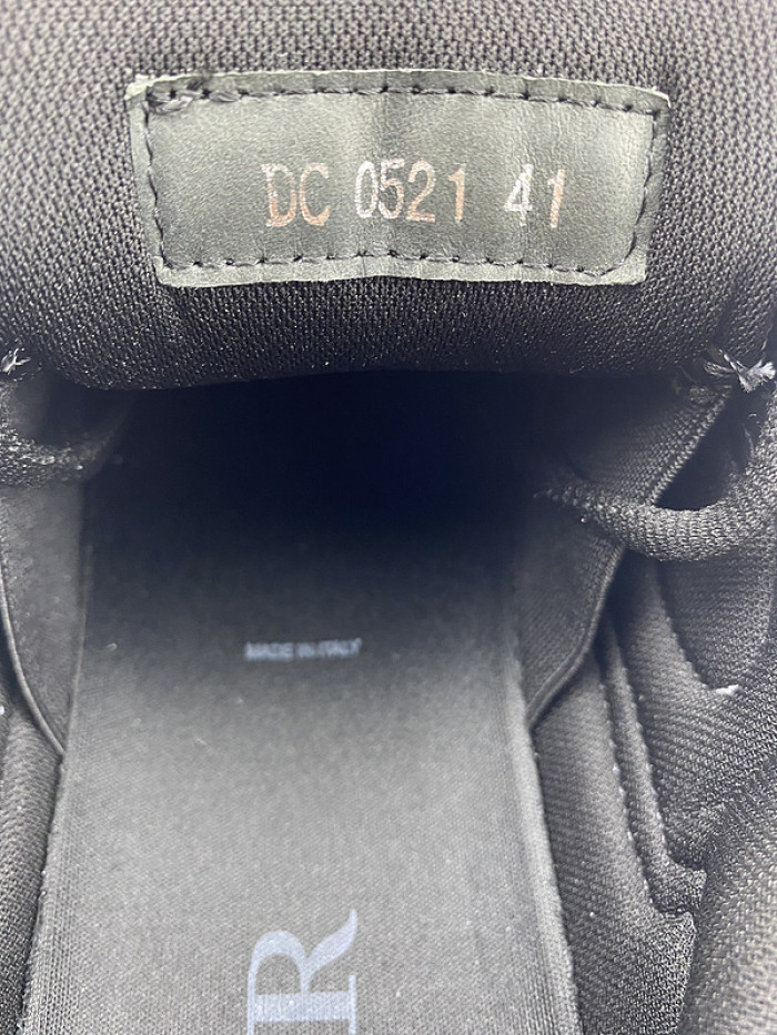 DIO B30 LowTop Sneaker