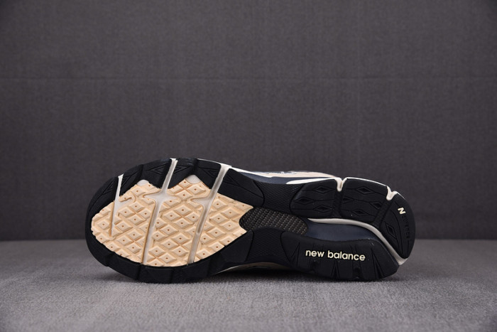 New Balance M990AD3