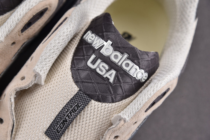 New Balance M990AD3