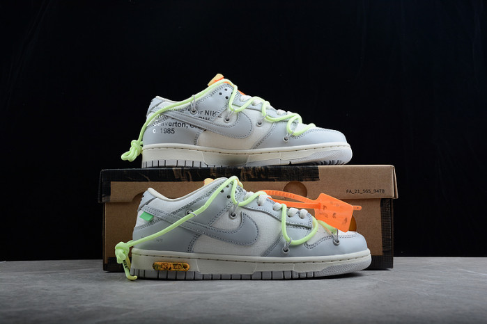 NIKE DUNK LOW 