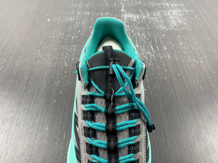 MONCLER TRAILGRIP GORE-TEX