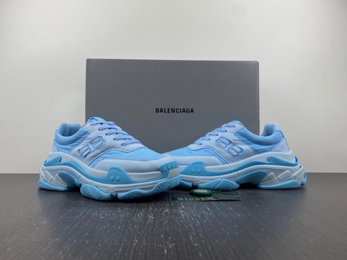 BLCG SNEAKER TRIPLE.S.